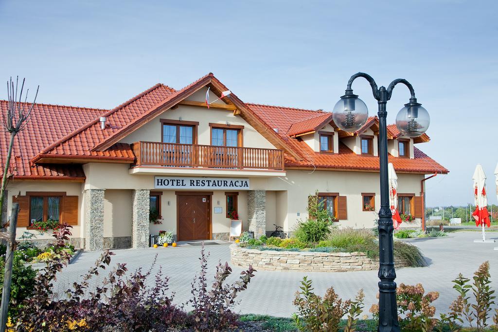 Hotel Bonsai Niemcza Exterior foto